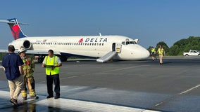 Delta plane lands at Charlotte airport without front landing gear