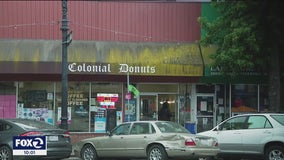 Oakland's Colonial Donuts robbed at gunpoint
