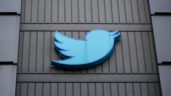 Twitter bird logo from SF headquarters sells for over $34K in auction