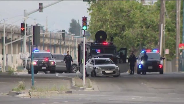 Armed robbery suspect arrested after tense standoff at Coliseum BART