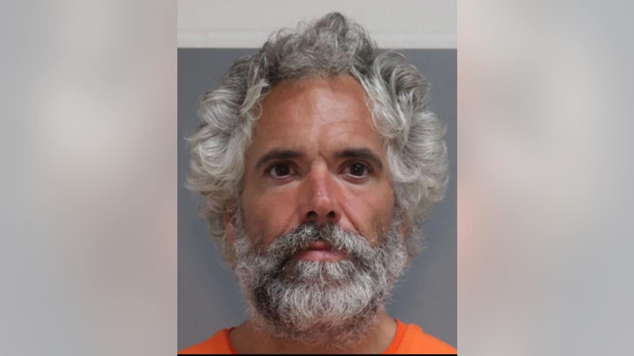Man charged with burglary after allegedly squatting in vacationing couple's home - Vimarsana News
