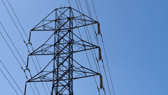 PG&E sees unplanned power outages as Diablo Winds whip throughout the region