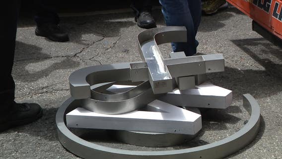 Confusion during removal of Twitter sign from San Francisco headquarters