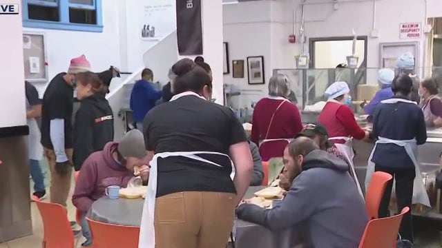 Glide serves its 1st indoor meal since COVID pandemic