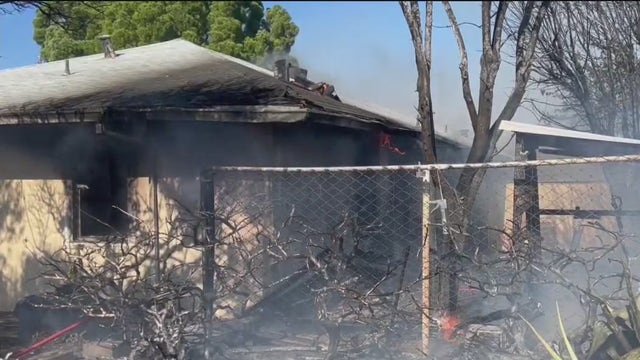 Vegetation, cars, and structures involved in 3-alarm Bay Point fire