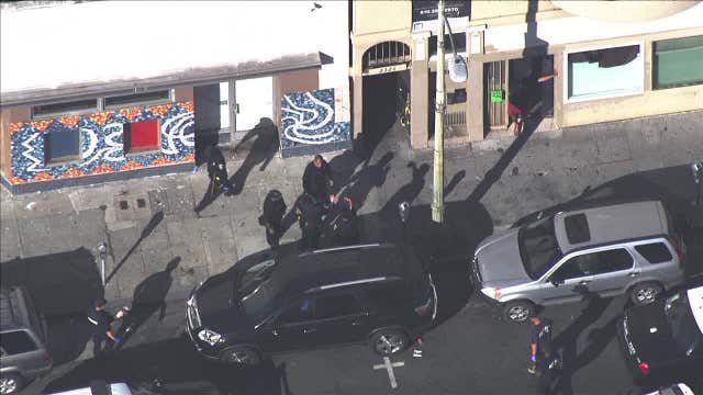 Two men found shot at Oakland's International Boulevard, 1 killed