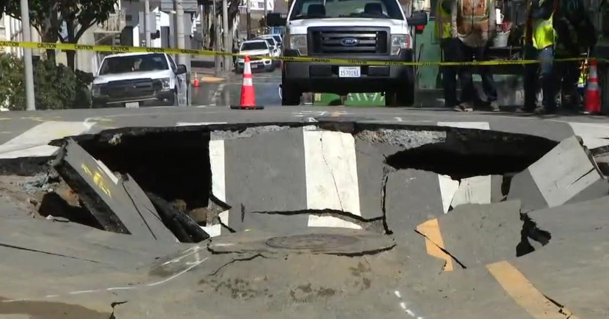 Massive San Francisco sinkhole forms after water main break | KTVU FOX 2