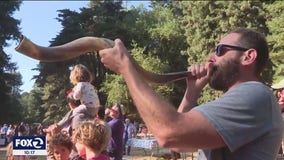 Child's dream of Rosh Hashanah event now draws more than 1,000 to Oakland