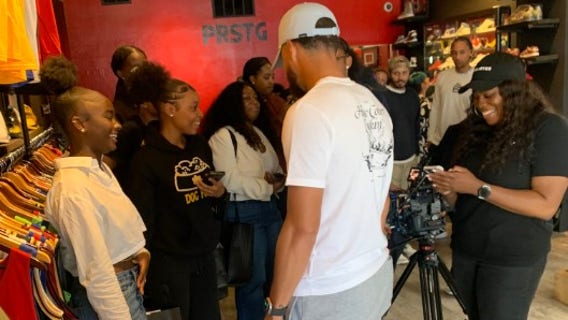 Steph Curry surprises Oakland Tech basketball players shopping for sneakers