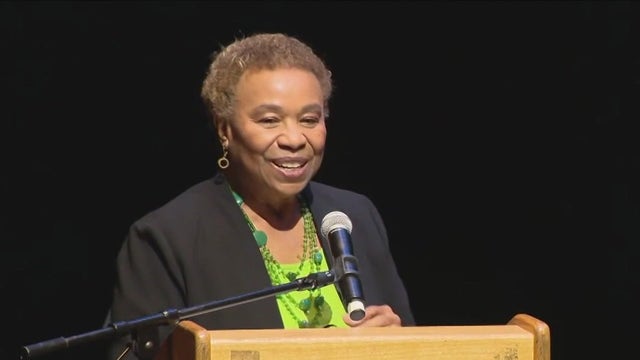 Barbara Lee criticizes Newsom's comments over potential Feinstein appointment