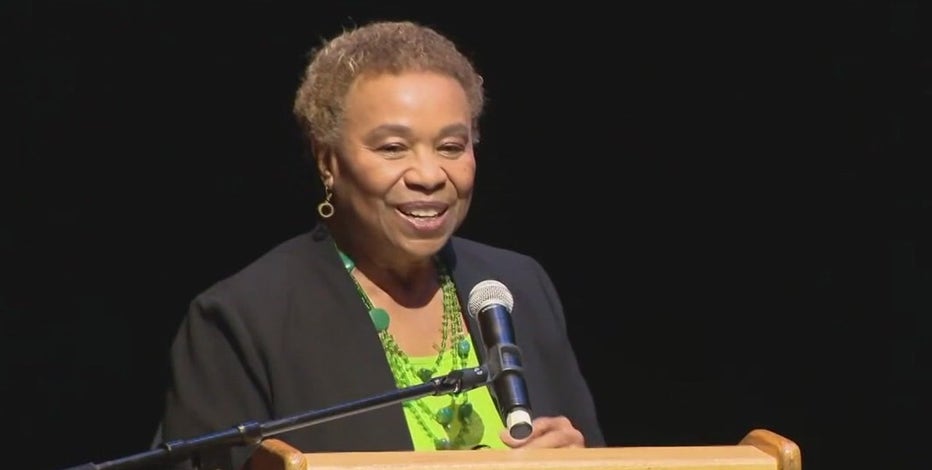 Barbara Lee criticizes Newsom's comments over potential Feinstein appointment