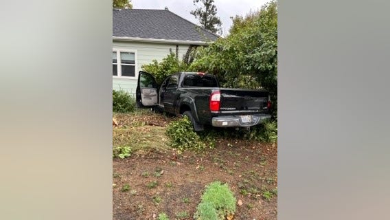 Santa Rosa man crashes into home, arrested for DUI