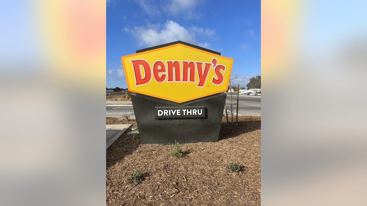 The first Denny's drive-thru in CA is open near Fresno