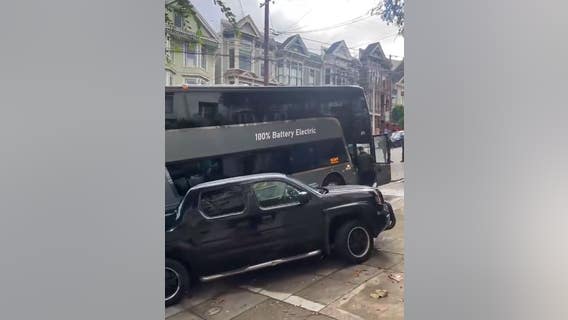 1 hospitalized after Google bus collides with vehicles in San Francisco