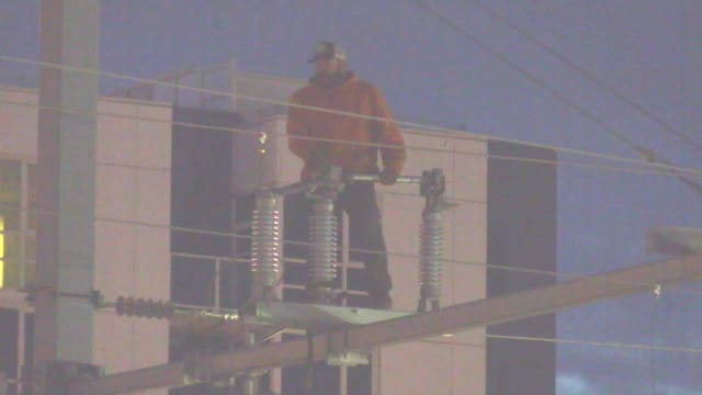 Man climbs power lines above Caltrain in San Francisco, halting service for hours