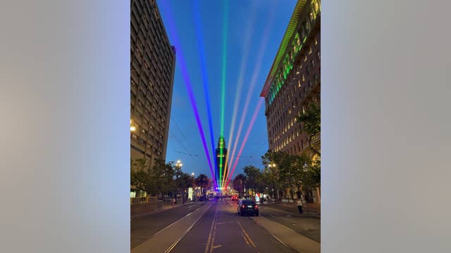 Biden hosts APEC dinner, as San Francisco rolls out red carpet and blue lights