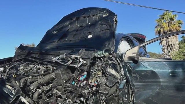 400 San Rafael residents without power after car hits pole