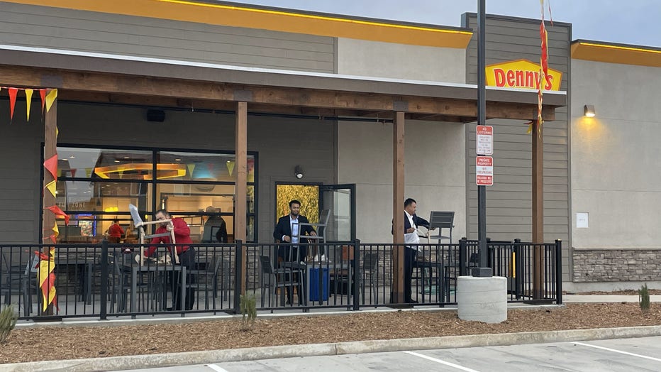 California's first drive-thru Denny's just opened - ABC7 Los Angeles