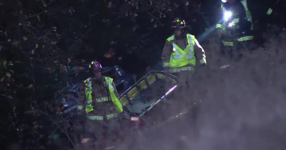 3 killed, 5 injured near Pleasanton after driver says his tire blew out ...