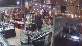 Pleasant Hill consignment-store worker scares off robbers with gun