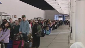 Crazy, long lines at Oakland airport as some Southwest passengers miss their flights