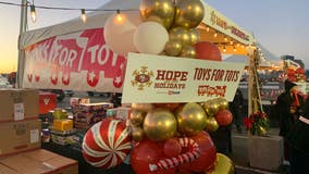 49ers host annual Hope for the Holidays giveaway at Levi's Stadium