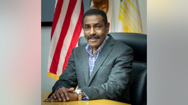 Alameda County supervisor Keith Carson retiring