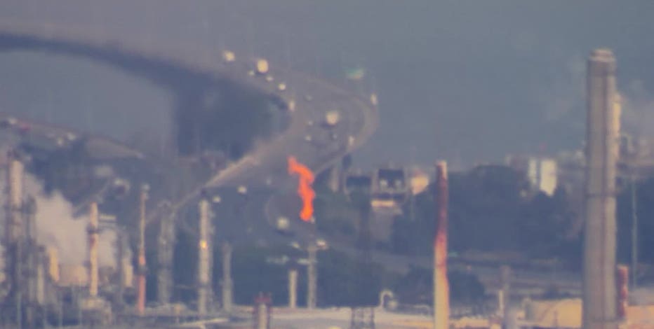 Chemical odor permeates Martinez near refinery; flames spotted