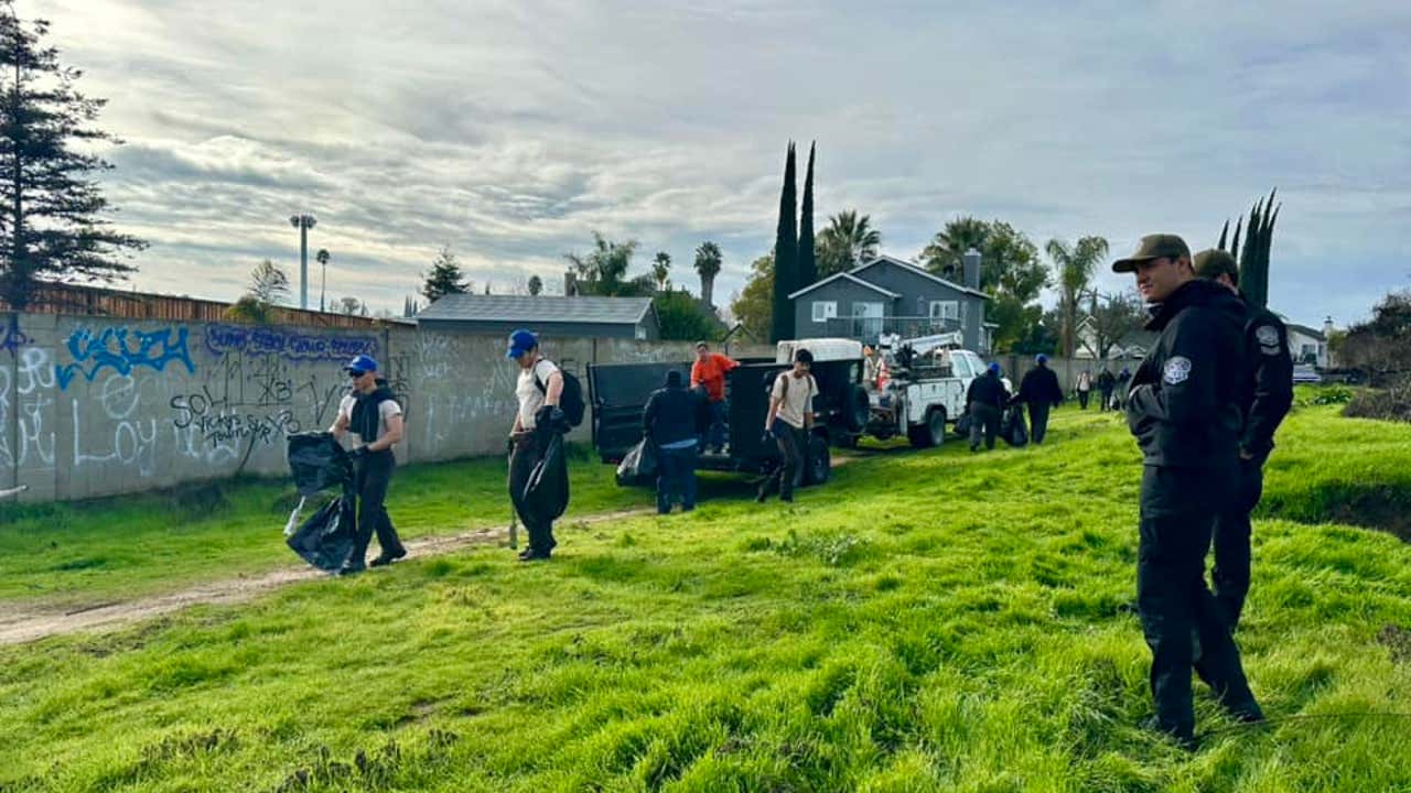 Homeless Encampment Of Furnished Caves Dug Into Central Valley   422158095 775698454592054 134290486880803673 N 