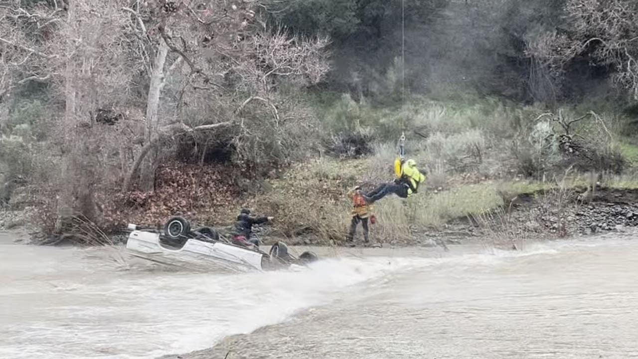 Woman rescued after car crashes into Livermore lake - Vimarsana News