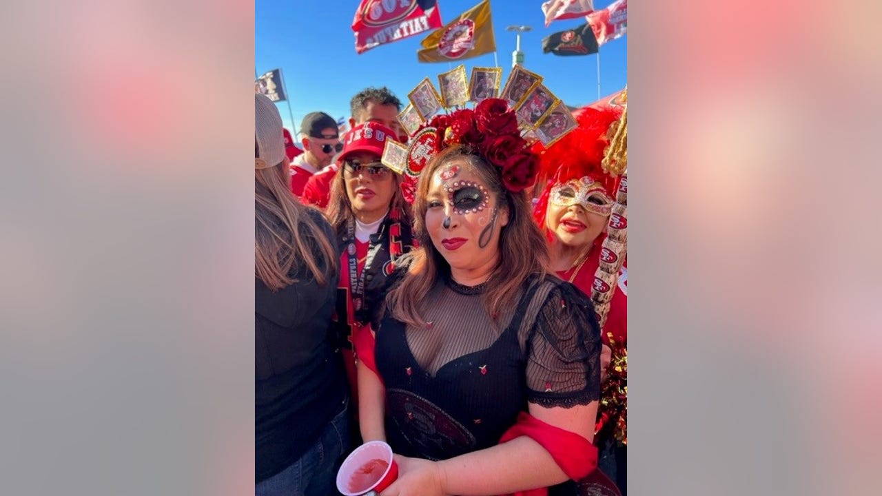 Niner fans tailgate at last game of the season at Levi’s Stadium