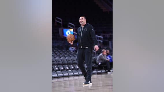 Warriors tribute 'Deki' in first game back on court