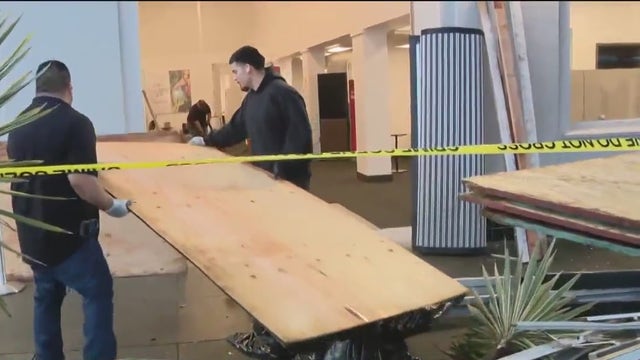 Burglars drive through glass doors, steal money at Bank of America in San Francisco