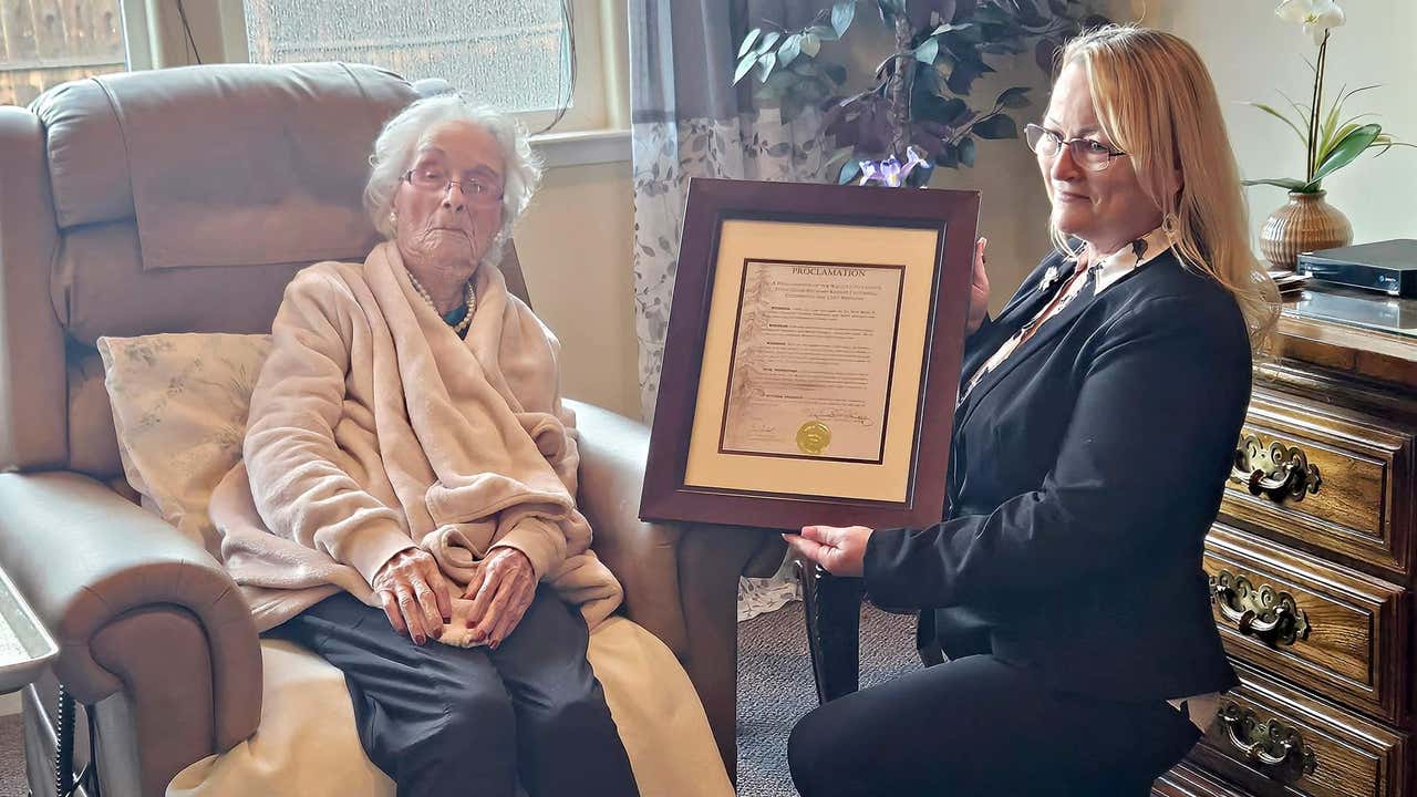 Perigon - Elizabeth Francis Named Oldest Living American At 114