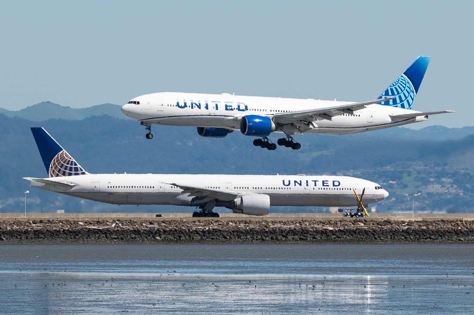 United Airlines pilot from SFO reports possibly hitting drone