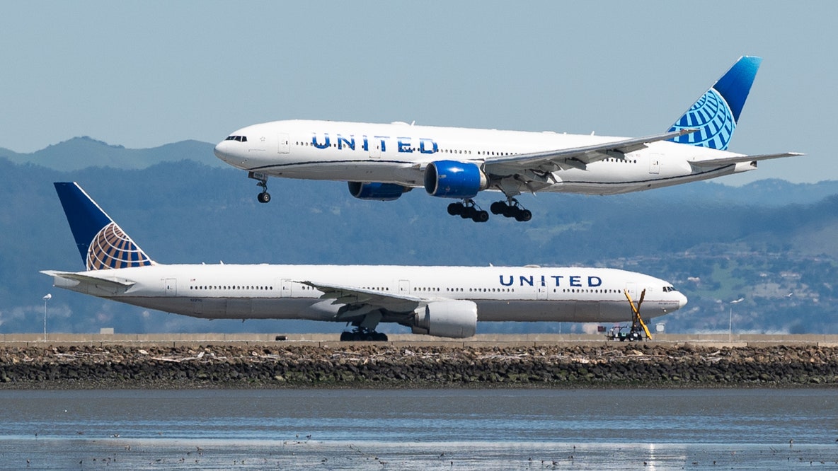 United Airlines pilot from SFO reports possibly hitting drone
