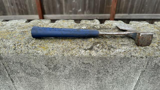 Restaurant worker attacked by man with a hatchet, suspect arrested in Fremont