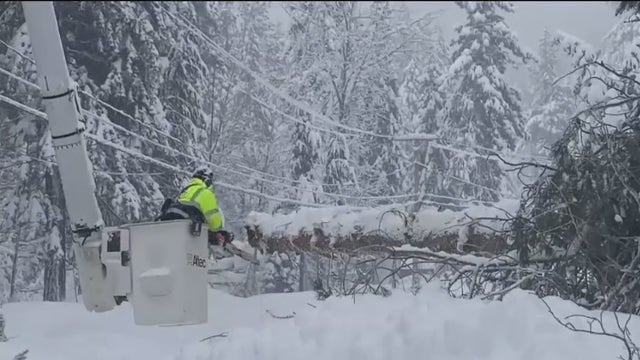 Scattered showers hit the Bay Area as blizzard persists in the Sierra