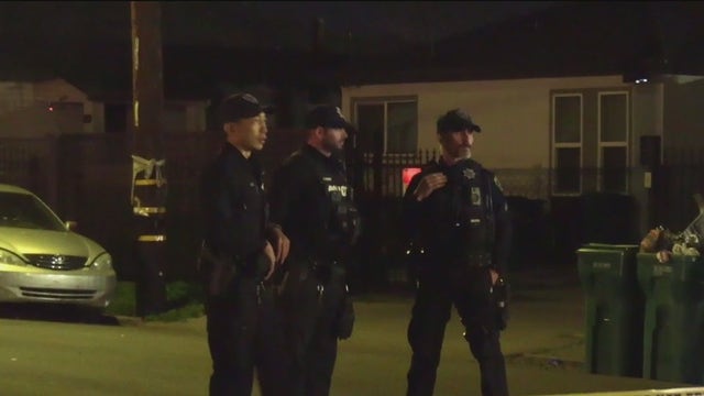 1 in custody after man shot to death in Oakland
