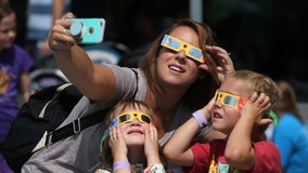 Can you take a selfie with the solar eclipse?