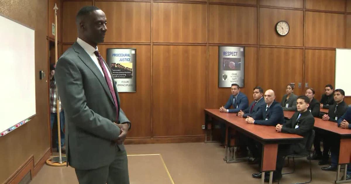 Oakland's new police chief officially on the job | KTVU FOX 2