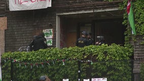 LIVE: UC Berkeley police take over building occupied by Gaza war protesters