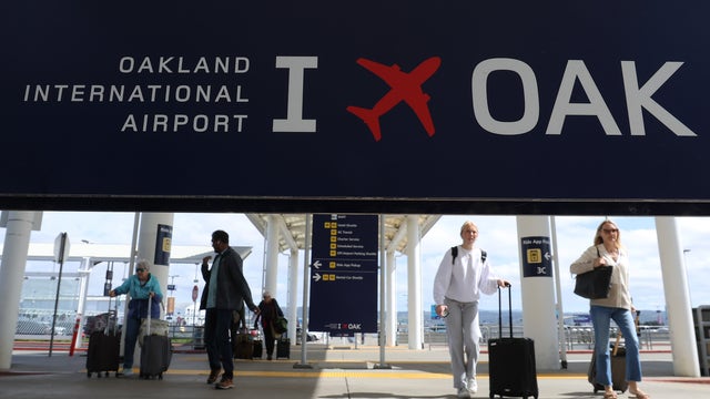 New Oakland Airport program allows non-travelers through security
