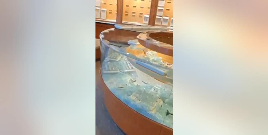 Newark jewelry store robbers escape with armloads of loot in minutes