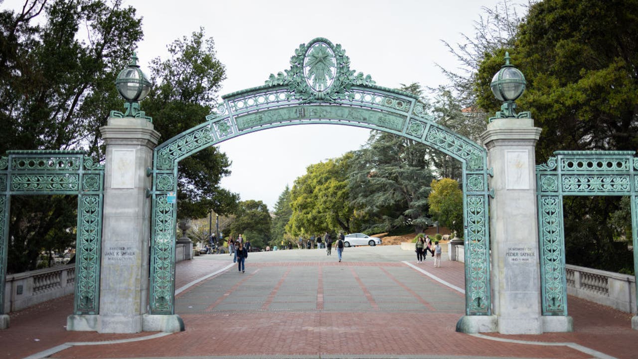 UC Berkeley Gives 160 Names to Feds in Antisemitism Probe