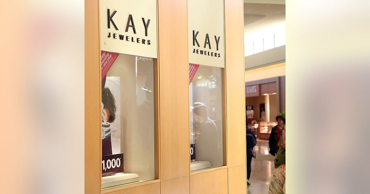 Watch: Smash-and-grab at Kay Jewelers at San Francisco mall | KTVU FOX 2
