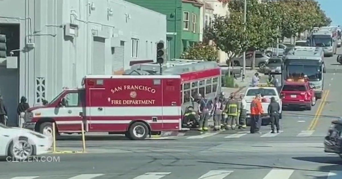 Muni bus drivers injured after crash in San Francisco | KTVU FOX 2