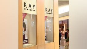 Watch: Smash-and-grab at Kay Jewelers at San Francisco mall