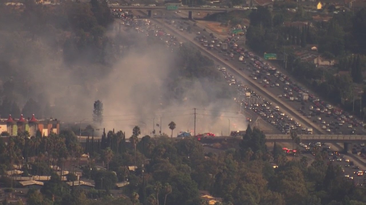 Large Vegetation Fire Disrupts Traffic in San Jose