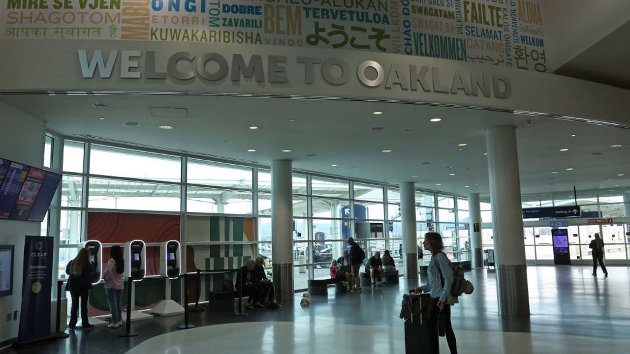 San Francisco wants Oakland airport to stop using its new name now